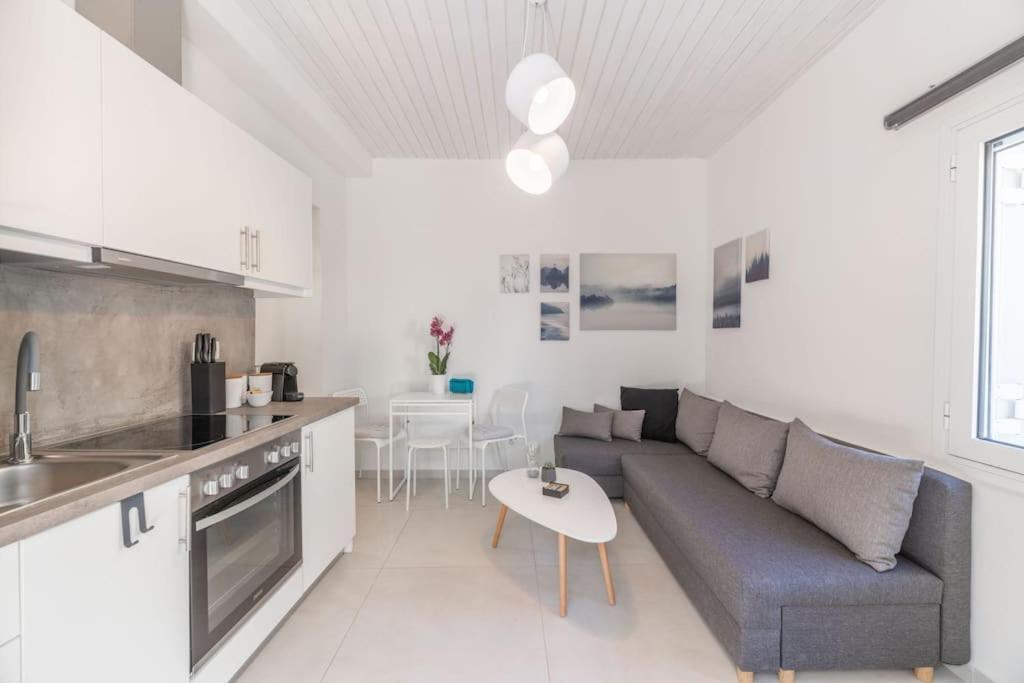 Apartment The Hostmaster Aethereal Style Athens